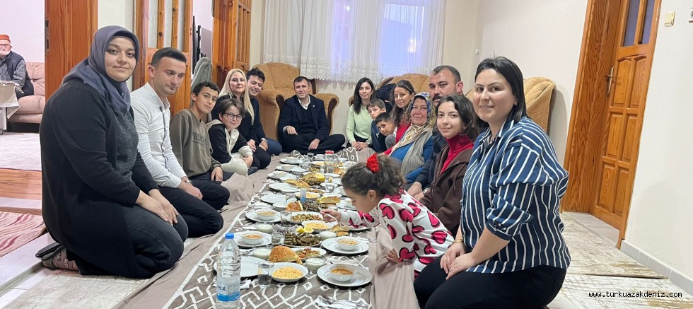 Kaymakam Orhan Altun, Şehit ailesiyle iftar yaptı.