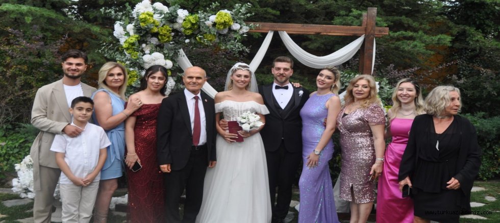 DUYGU İLE BERKER EVLENDİ