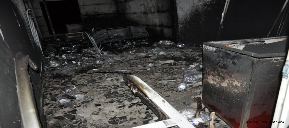 Gazipaşa'da mahalle konağı yandı.