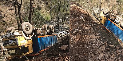 Büyükşehir’e ait Kamyonet devril, 1 yaralı