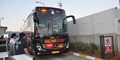 GALATASARAY KAFİLESİ GAZİPAŞA'YA İNİŞ YAPTI